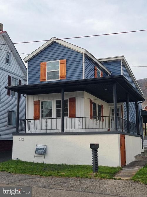 312 Center St, LYKENS, PA, 17048-9449 | Card Image