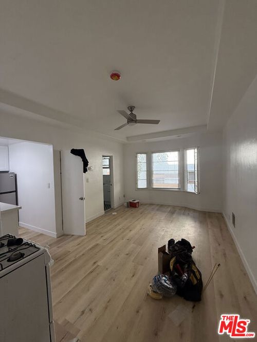 apt-107-821 S Wilton Pl, Los Angeles, CA, 90005-3530 | Card Image