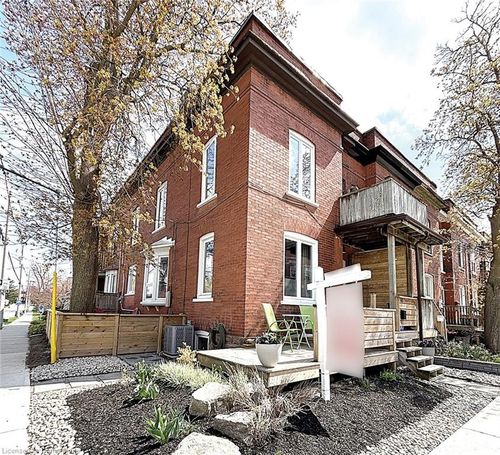 43 Cedar St N, Kitchener, ON, N2H2W7 | Card Image
