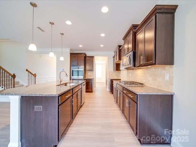 Kitchen, Butler Pantry | Image 12