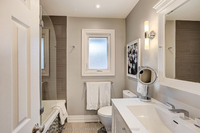 4 Tinder Cres, House other with 4 bedrooms, 2 bathrooms and 4 parking in North York ON | Image 12