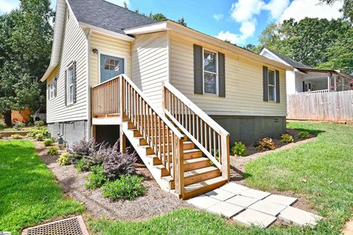 5 Cardwell St, Greenville, SC, 29605-4307 | Card Image