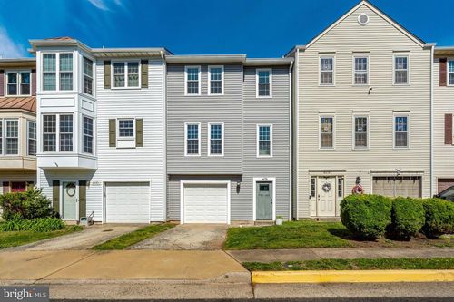 8478 Battle Ct, MANASSAS, VA, 20110-4874 | Card Image