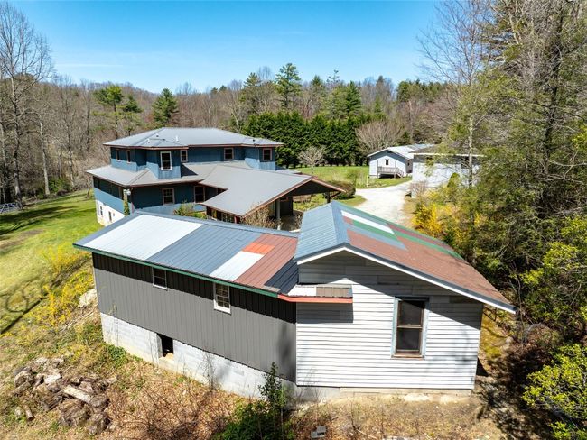 140 Hanging Dog Ln, House other with 5 bedrooms, 5 bathrooms and null parking in Lake Toxaway NC | Image 41