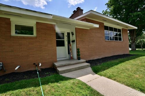 917 Crescent Dr, Midland, MI, 48640-6020 | Card Image