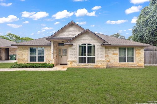 173 Great Oaks Blvd, La Vernia, TX, 78121-4675 | Card Image