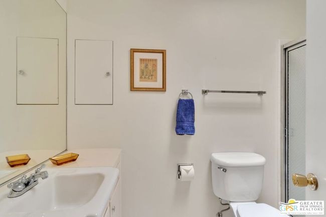 Guest bath | Image 8