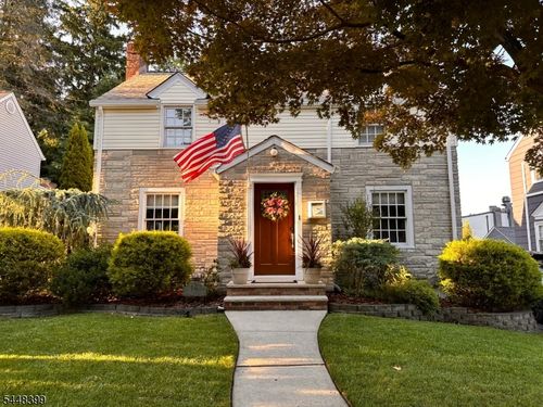 14 Franklin St, Cedar Grove, NJ, 07009-2208 | Card Image