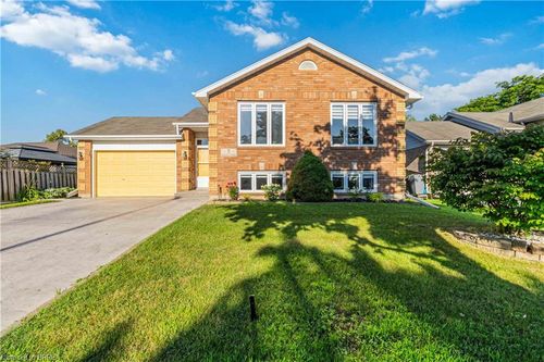 5 Cork Cres, Brantford, ON, N3V1E3 | Card Image