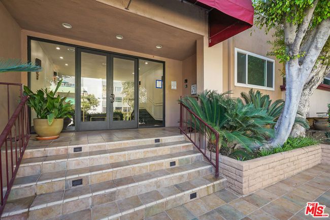 APT-114 - 1121 N Olive Dr, Condo with 1 bedrooms, 1 bathrooms and 1 parking in West Hollywood CA | Image 12