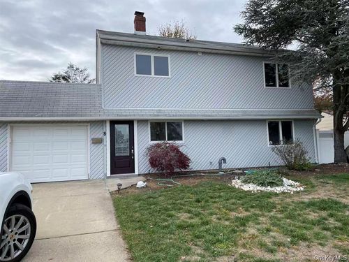 2f-8 Harmony Ln, Westbury, NY, 11590-6517 | Card Image