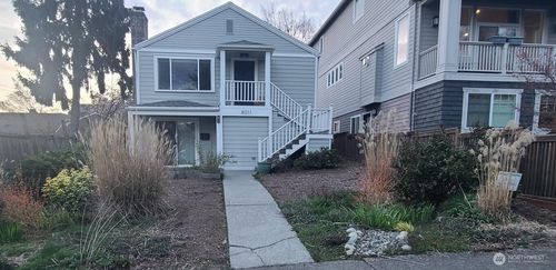 ll-8011 12th Ave Ne, Seattle, WA, 98115-4322 | Card Image