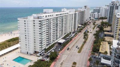 1123 - 5601 Collins Ave, Condo with 1 bedrooms, 1 bathrooms and null parking in Miami Beach FL | Image 1