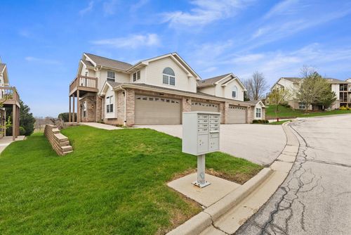 601-9277 S 51 Street, Franklin, WI, 53132 | Card Image