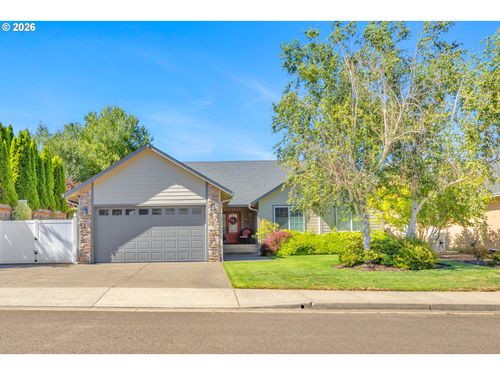 2571 Parkway Ave, Sutherlin, OR, 97479-9895 | Card Image
