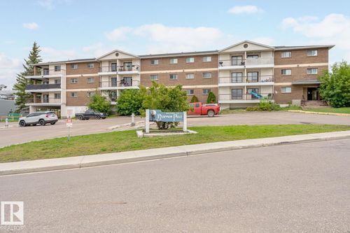 104 10 St, Cold Lake, AB, T9M1A6 | Card Image