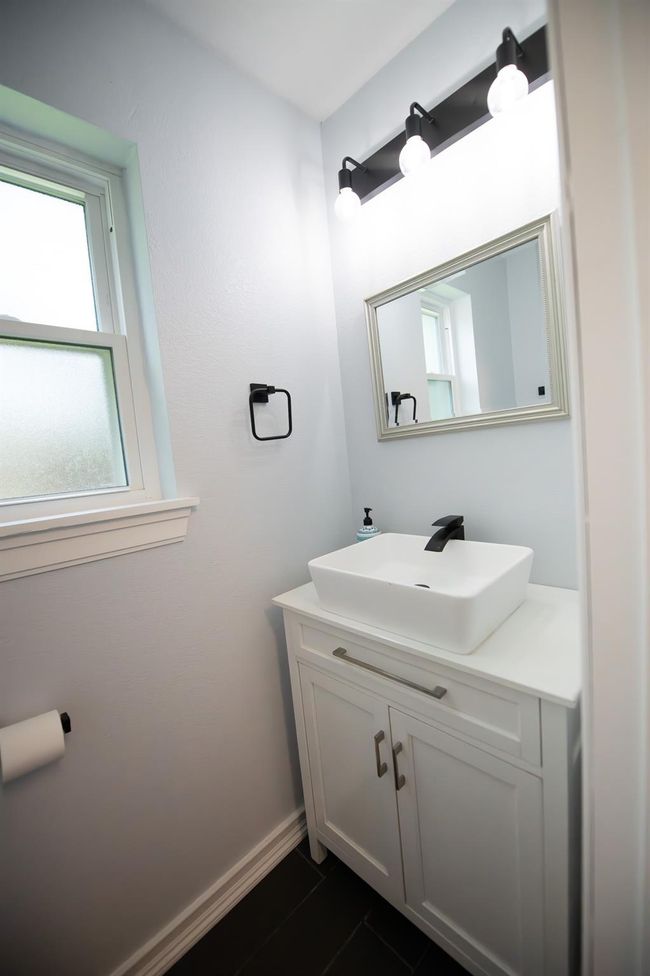 Half bath | Image 24