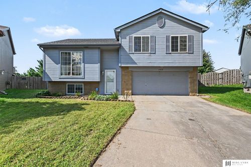 19010 S Cir, Omaha, NE, 68135-4112 | Card Image