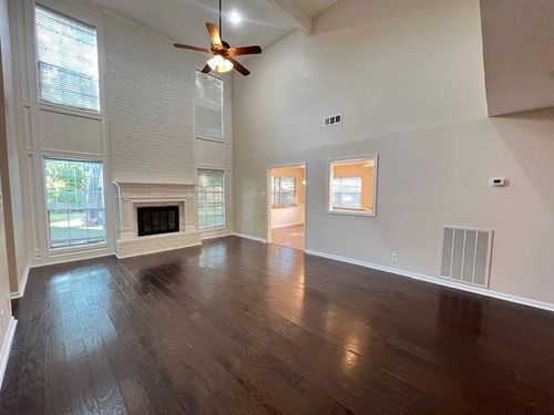 223 Wedgewood St, Lake Jackson, TX, 77566-4421 | Card Image