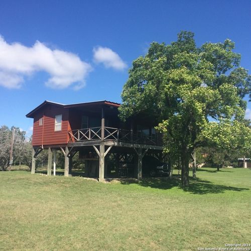24 Weston Rd, Leakey, TX, 78873 | Card Image
