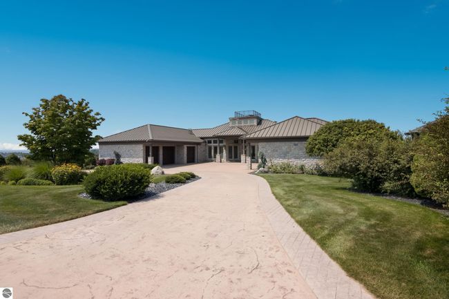 4173 Dornoch Ct, House other with 6 bedrooms, 4 bathrooms and null parking in Williamsburg MI | Image 6