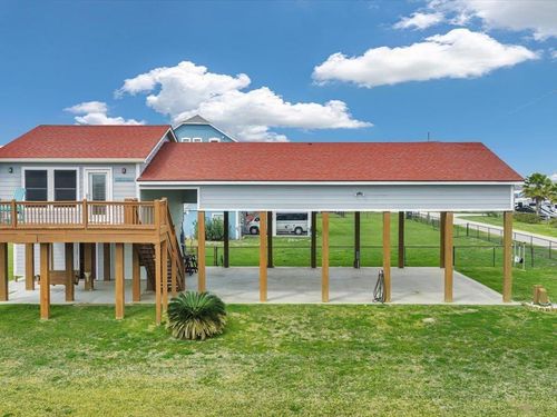 979 Sea Spray Dr, Crystal Beach, TX, 77650-2858 | Card Image