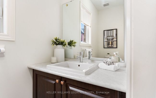 25 Velia Crt, House attached with 5 bedrooms, 4 bathrooms and 2 parking in Woodbridge ON | Image 13
