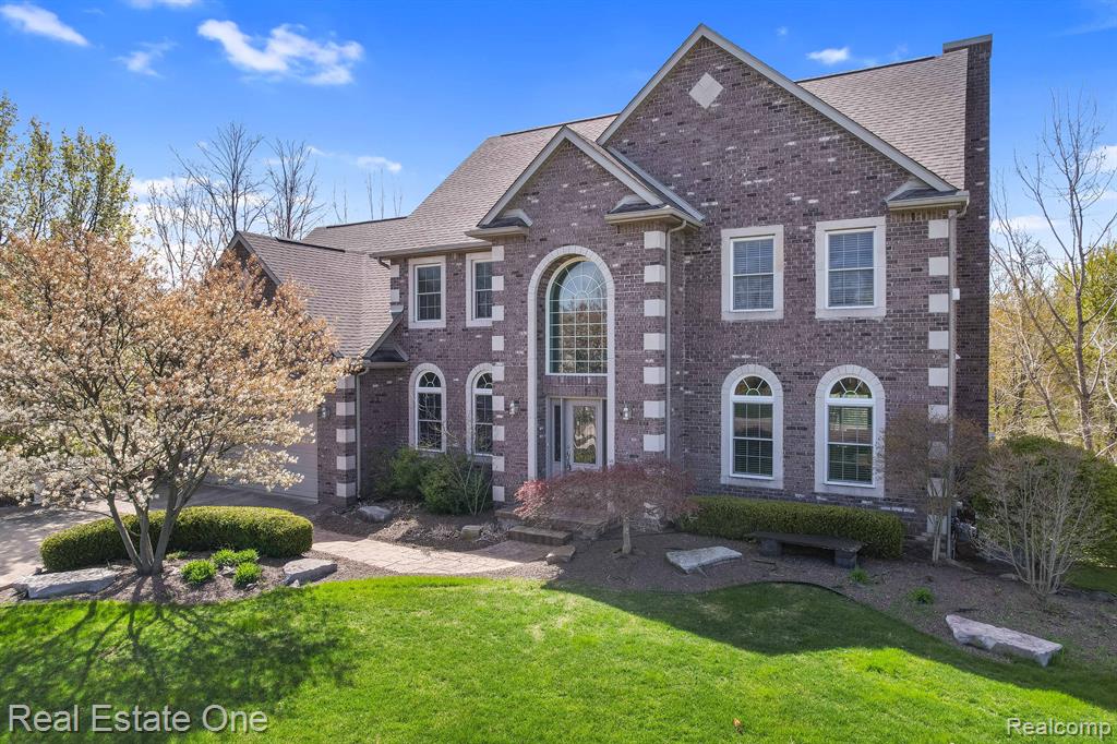 Edgewood Shores Dr, Howell, MI 48843 #1
