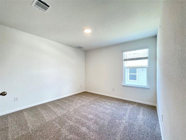 590 Gladiola Loop, House other with 4 bedrooms, 2 bathrooms and 2 parking in Kyle TX | Image 31