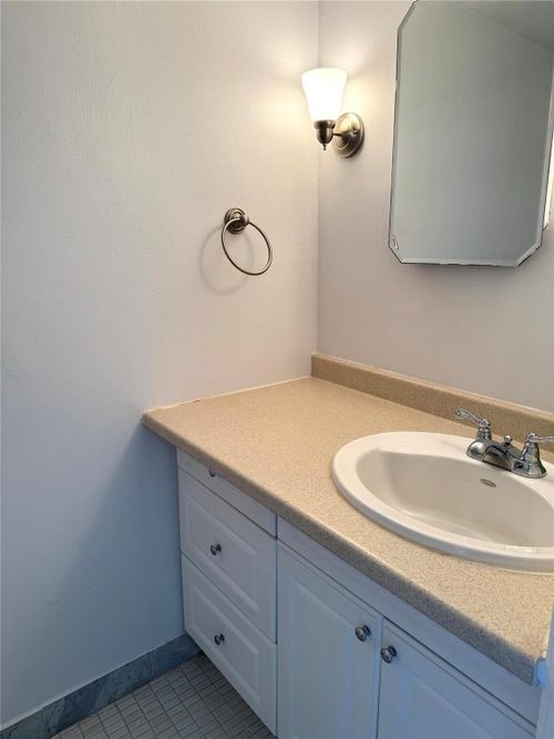 apt-19e-3015 N Ocean Blvd, Fort Lauderdale, FL, 33308-7333 | Card Image