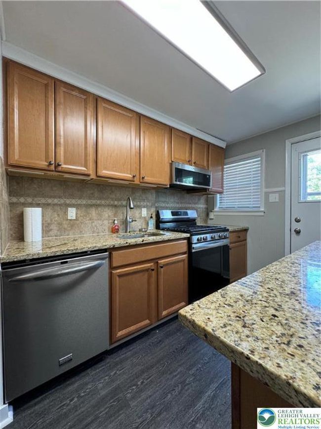 449 E Garrison St, Townhouse with 3 bedrooms, 1 bathrooms and null parking in BETHLEHEM PA | Image 7