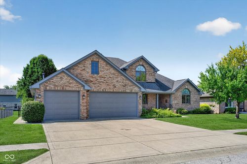 1323 Park Meadow Dr, Beech Grove, IN, 46107-1967 | Card Image