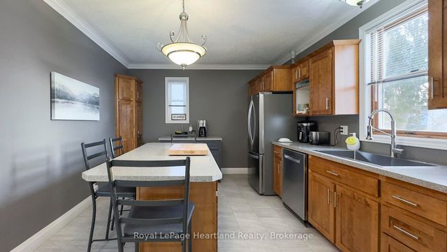 150 Palmerston St, House other with 4 bedrooms, 2 bathrooms and 4 parking in Goderich ON | Image 4
