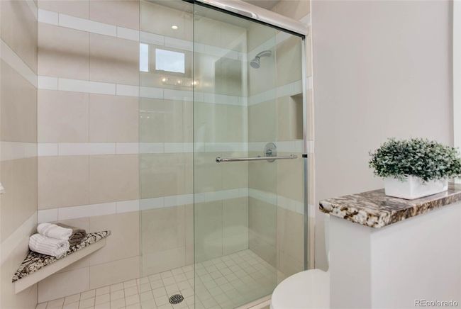 Primary Bathroom | Image 32
