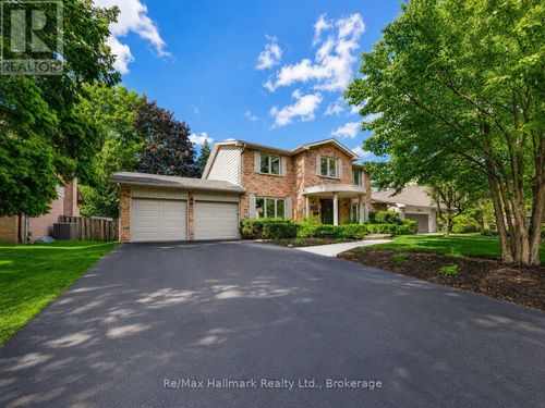 2255 Bethnal Green Rd, Oakville, ON, L6J5J8 | Card Image