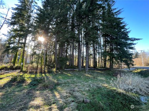 15739 Virginia Loop Rd Ne, Poulsbo, WA, 98370-8036 | Card Image