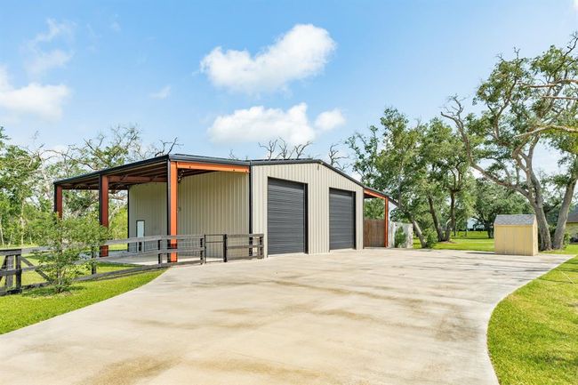 337 Thousand Oaks Dr, House other with 4 bedrooms, 3 bathrooms and 3 parking in Angleton TX | Image 24