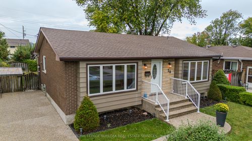 58 Goldfinch Rd, Hamilton, ON, L9A3W7 | Card Image