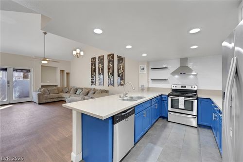 5635-5635 Vineyard Ln, Las Vegas, NV, 89110-4966 | Card Image