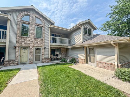 d-2112 Woodburn Road, Waukesha, WI, 53188 | Card Image