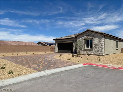 5672 E Badlands Ln, Pahrump, NV, 89061-7613 | Card Image