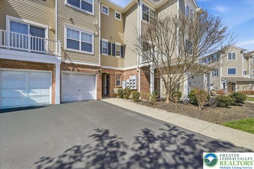 c221-946 Nittany Ct, ALLENTOWN, PA, 18104-3463 | Card Image