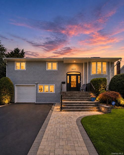 2917 Len Dr, Bellmore, NY, 11710-5205 | Card Image