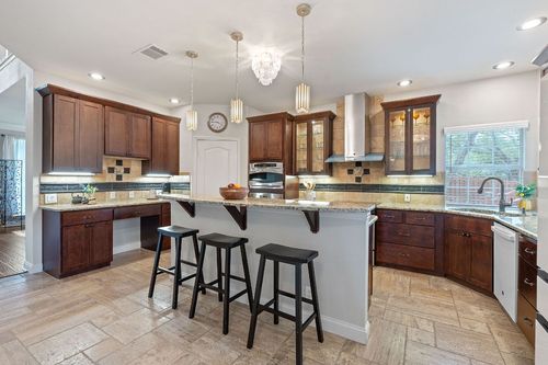 409 Explorer, Lakeway, TX, 78734-3824 | Card Image