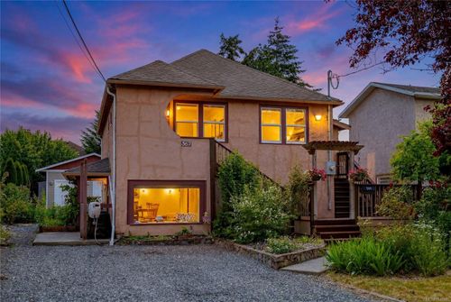 367 Vincent Ave, Victoria, BC, V9A2G8 | Card Image