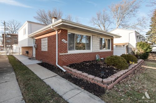 14024 S Saginaw Ave, Burnham, IL, 60633-2109 | Card Image