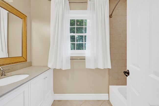 19 Maplecrest Dr, House other with 4 bedrooms, 3 bathrooms and null parking in Danbury CT | Image 21