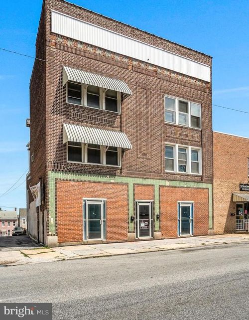 727 E Market St, YORK, PA, 17403-1606 | Card Image