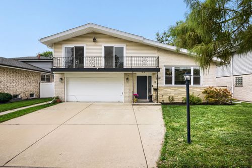 10932 S Kilbourn Ave, Oak Lawn, IL, 60453-5733 | Card Image