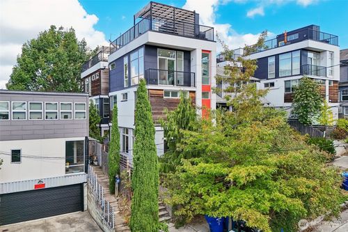 2208 E Alder St, Seattle, WA, 98122-6037 | Card Image